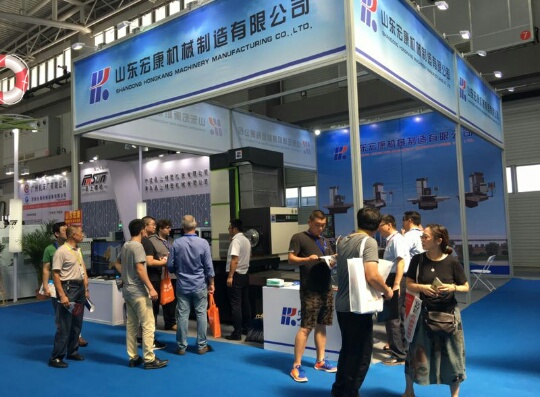 山东公海jcjc数控镗铣床参展青岛国际机床展.JPG
